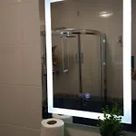 Sea Garden Apartment *