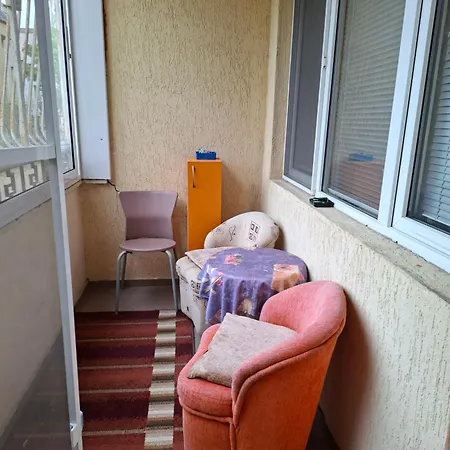 Sea Garden Apartment *
