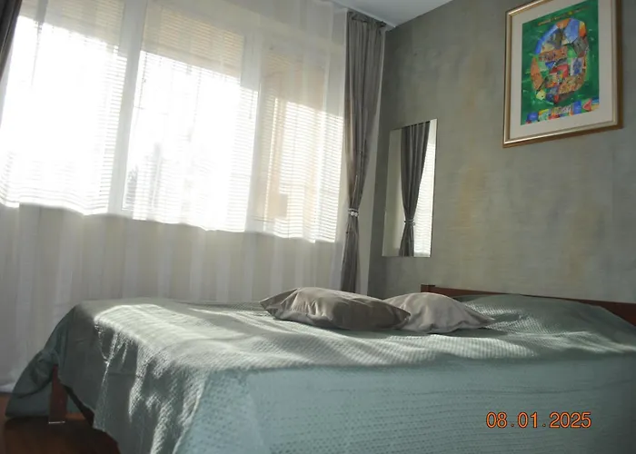 Sea Garden Apartment *