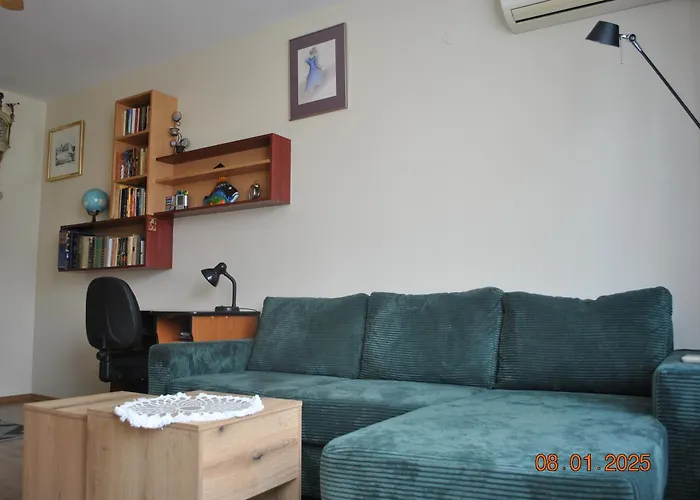 Sea Garden Apartment